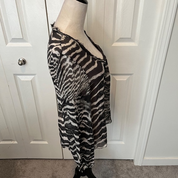 Elie Tahari pure silk size M top - Picture 10 of 15